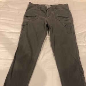 Straight leg, Low rise Cargo pant